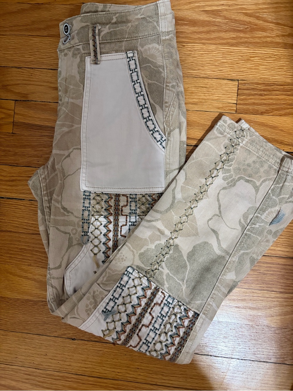 Anthropologie Pilcro The Camp Wenderer Patchwork Embellished Pants Bohemian 26 - Picture 16 of 16